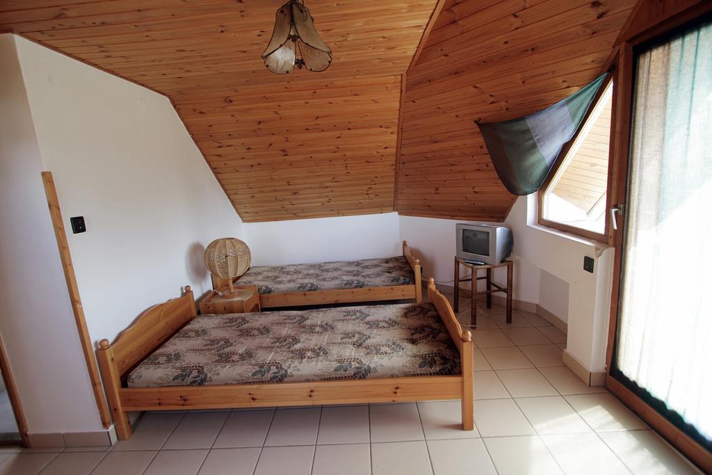 Voeroesko Apartmanhaz Révfülöp Δωμάτιο φωτογραφία